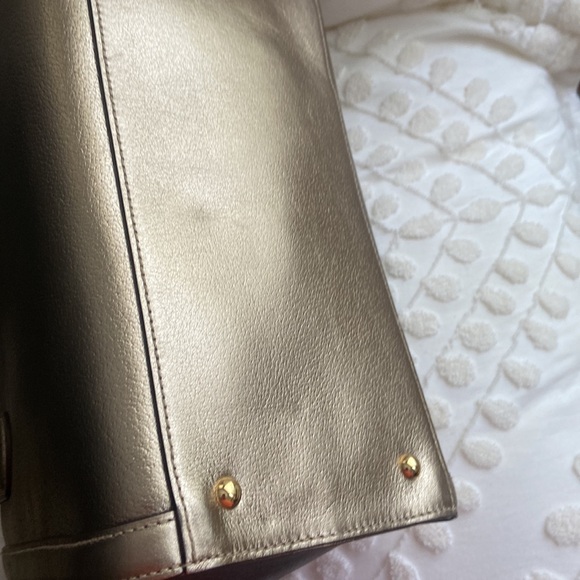 Ralph Lauren medium,light golden metallic color, approx. 11.5 X 9.5 X 9 cm. - Picture 3 of 7